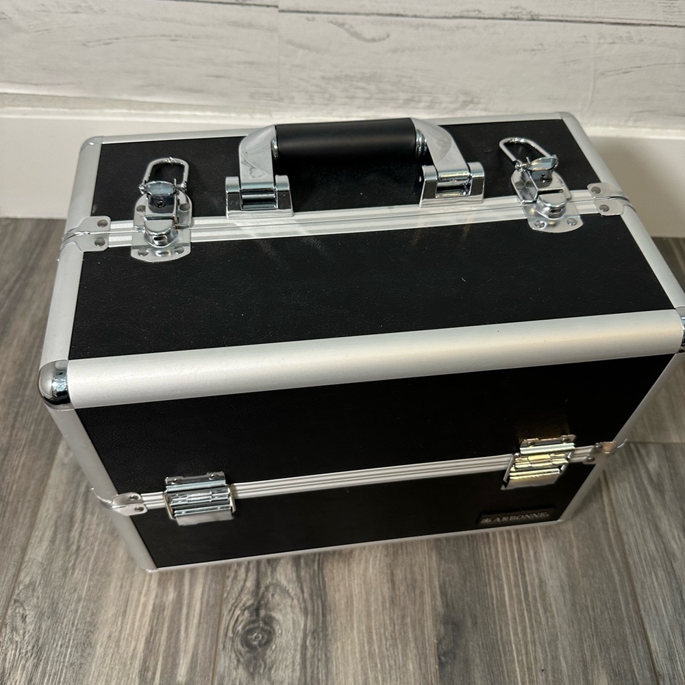 Arbonne professional locking makeup case - Picture 5 of 13
